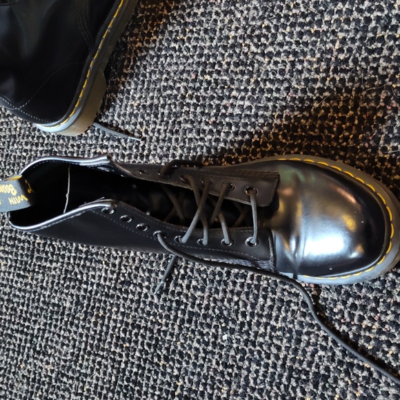 Dr Martens 1460 Smooth Leather Lace Up Boot - Picture 4 of 7